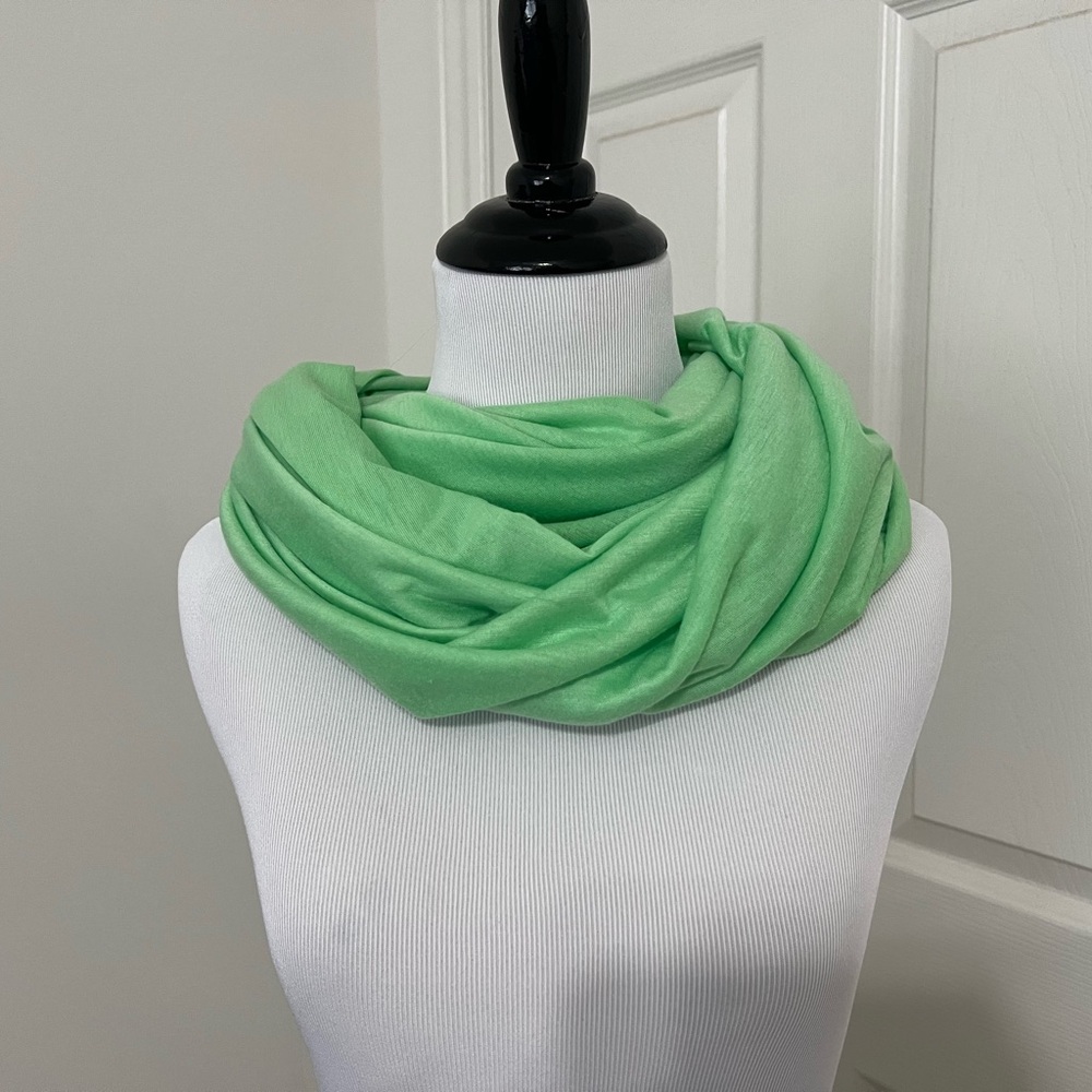 Papillon Blanc Light Green Scarf